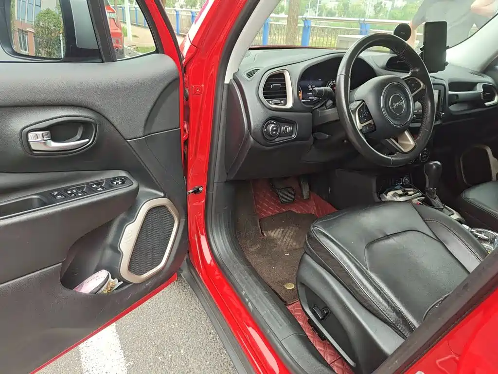 Jeep Renegade — миниатюра 12