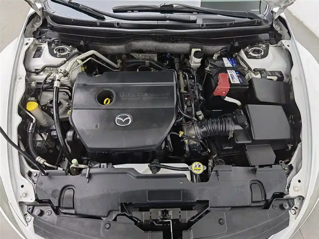 Mazda Ruiyi 2012 2.0L AT Elite