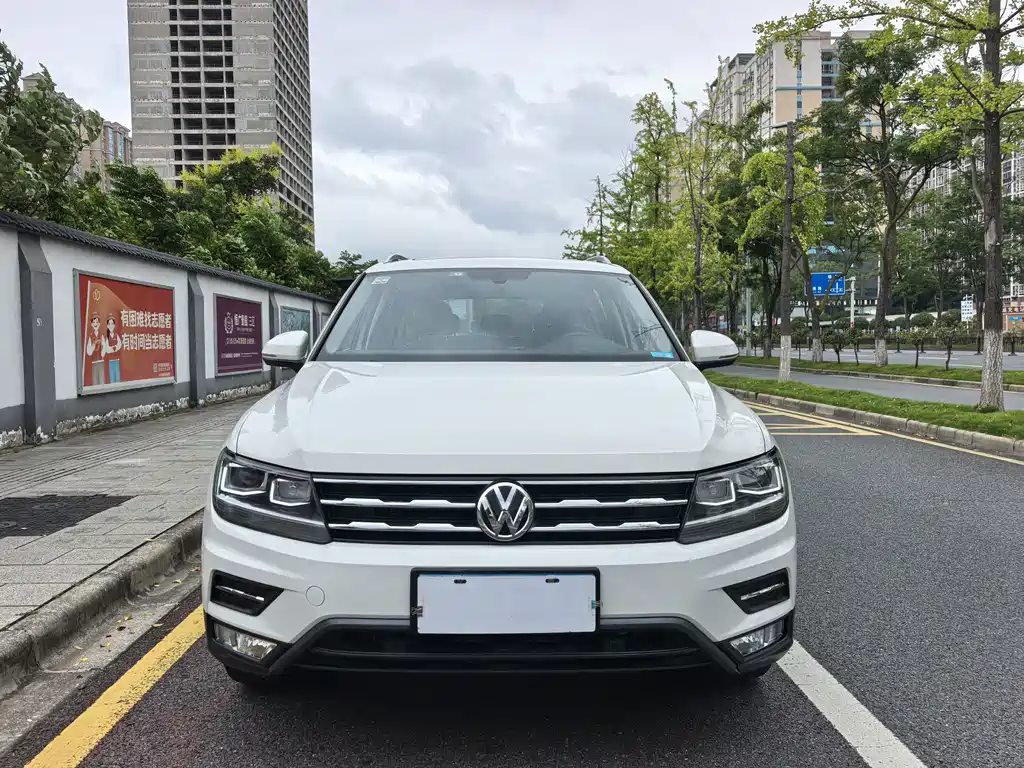 Volkswagen Tiguan L — миниатюра 2