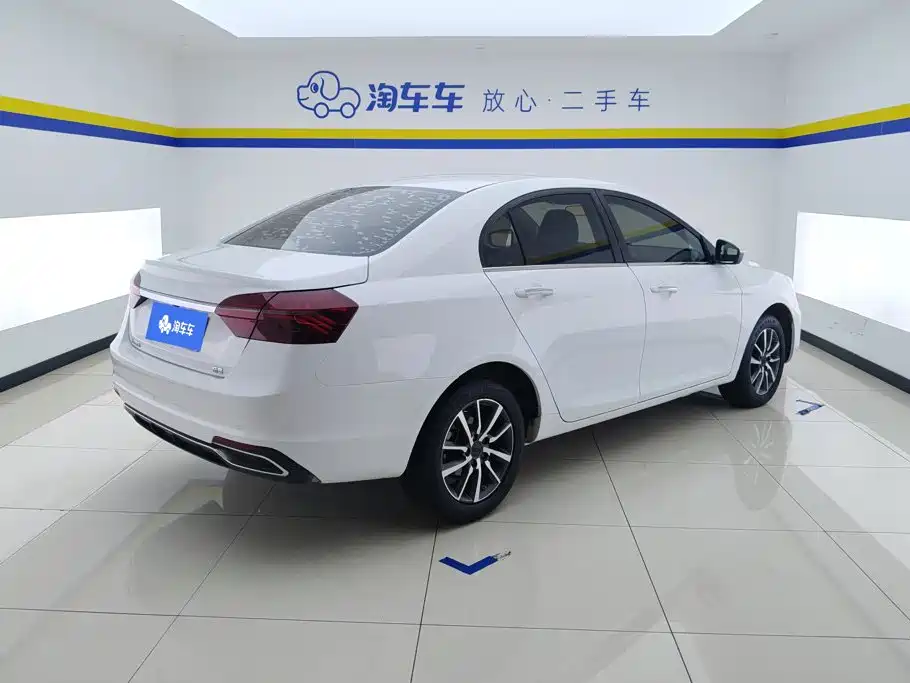 Geely Emgrand — миниатюра 3
