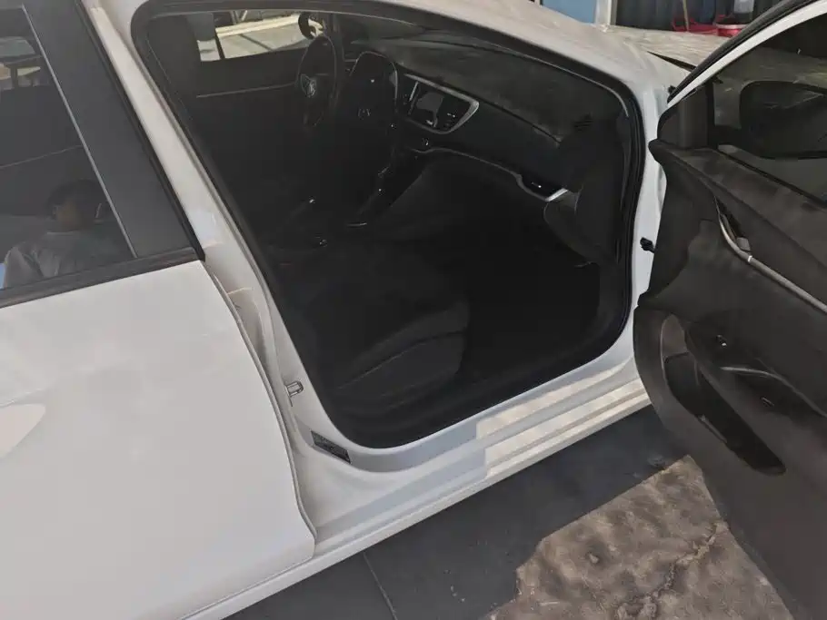 Buick Excelle — миниатюра 8