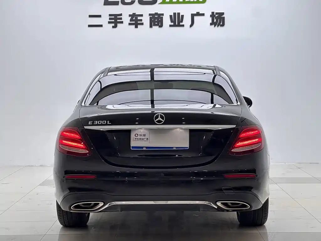 Mercedes-Benz E-Class — миниатюра 4