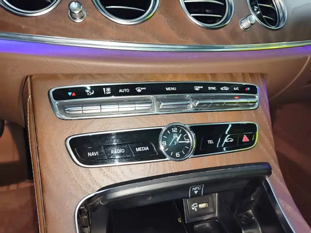Mercedes-Benz E-Class — миниатюра 13