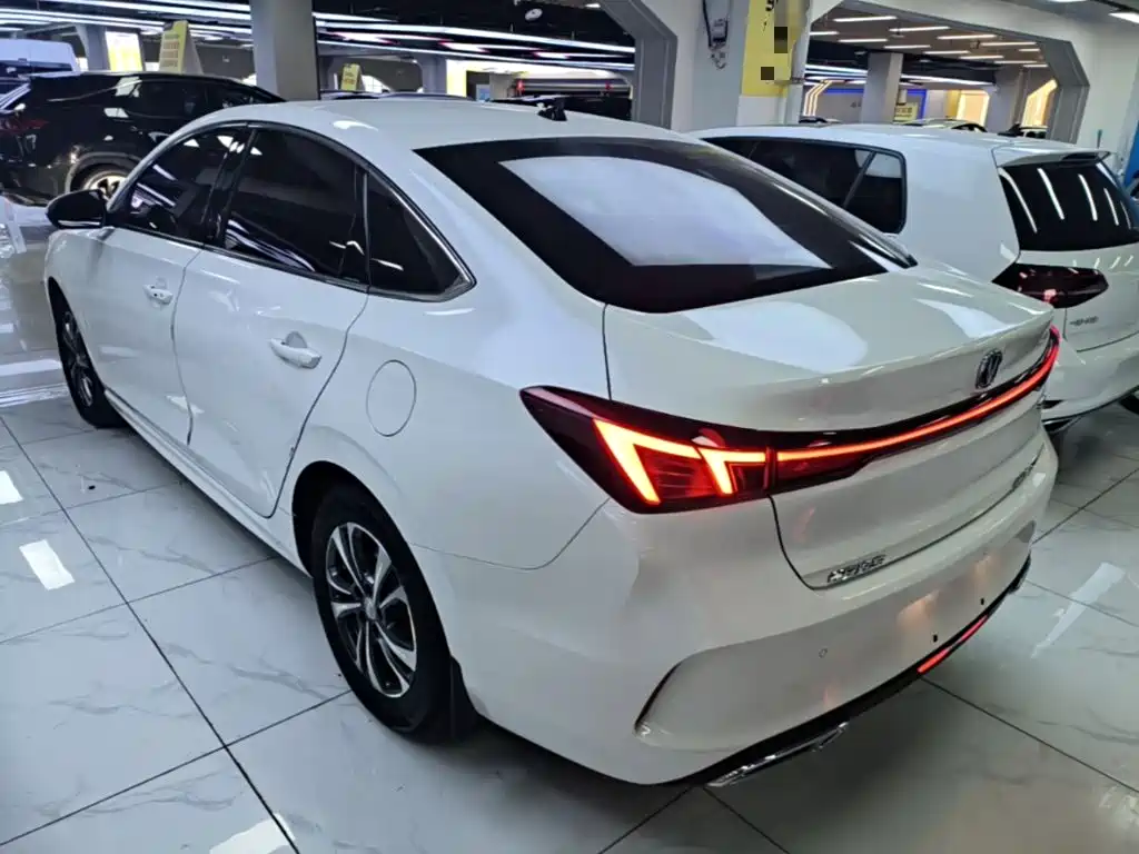 Changan Eado — миниатюра 5