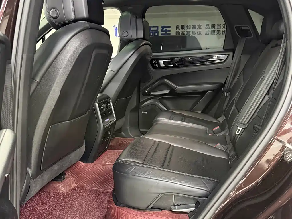 Porsche Cayenne — миниатюра 5