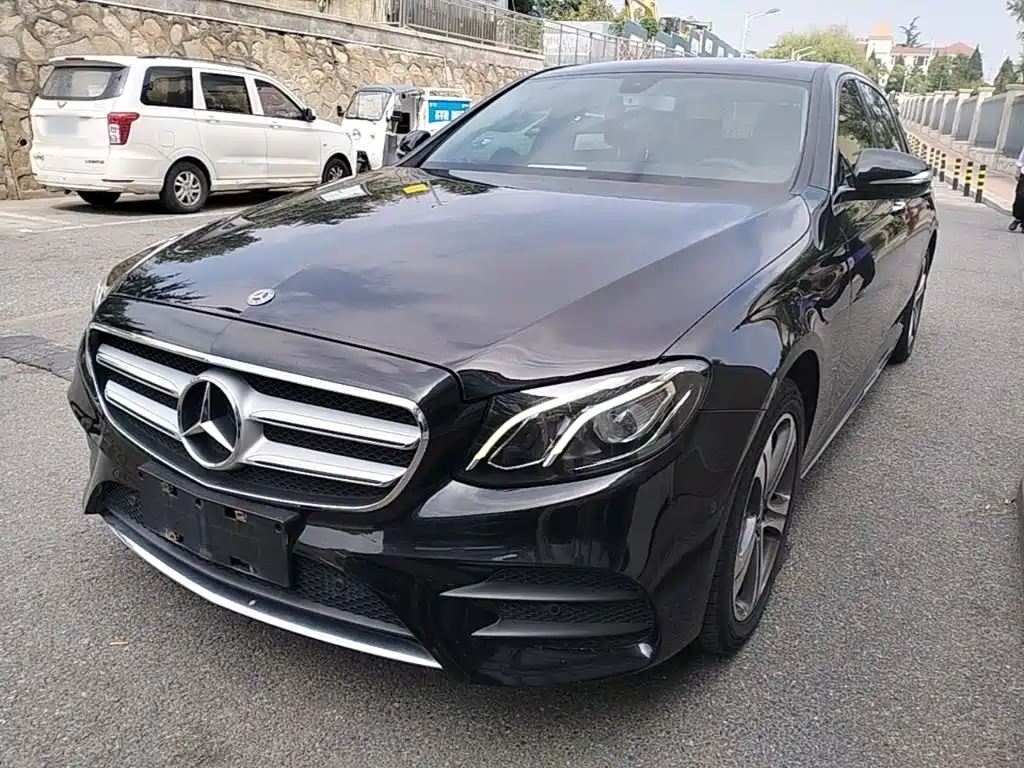 Mercedes-Benz E-Class — миниатюра 2