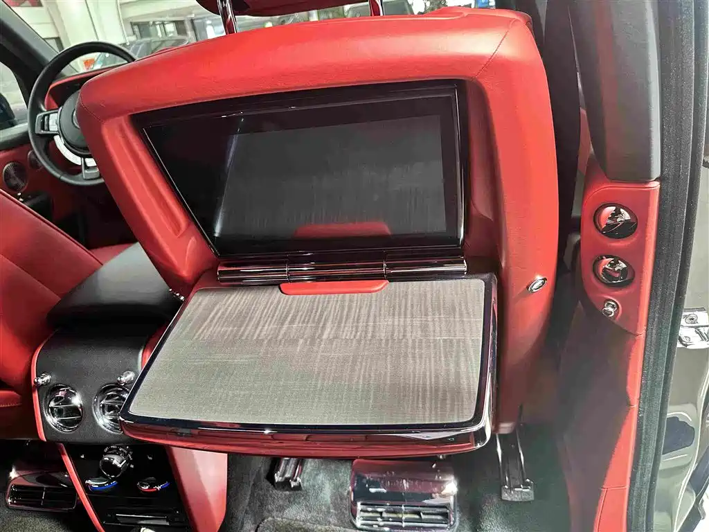 Rolls-Royce Cullinan — миниатюра 14