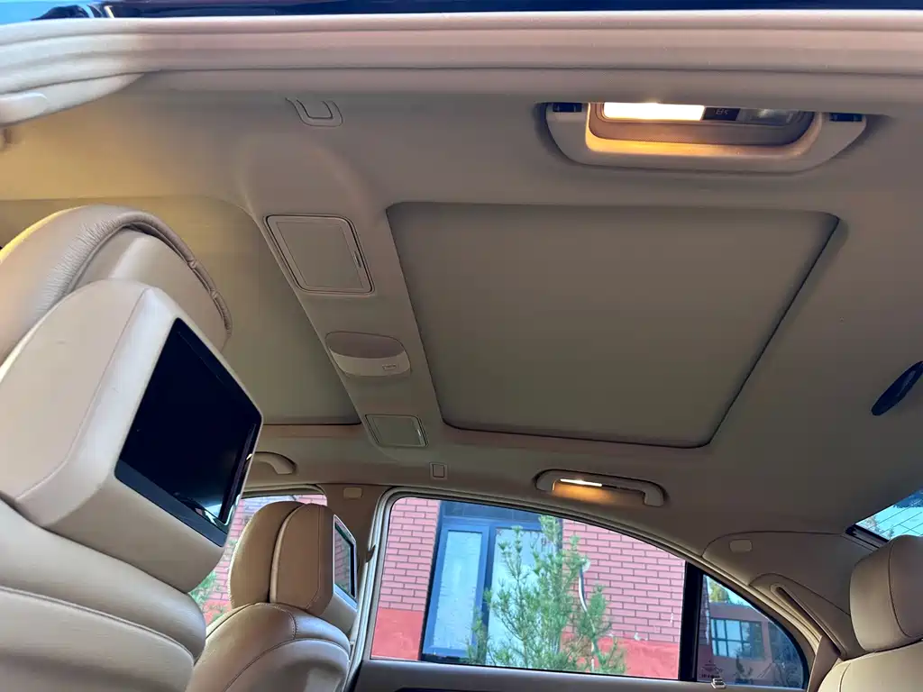 Mercedes-Benz S-Class — миниатюра 6