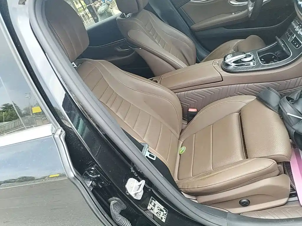 Mercedes-Benz E-Class — миниатюра 25