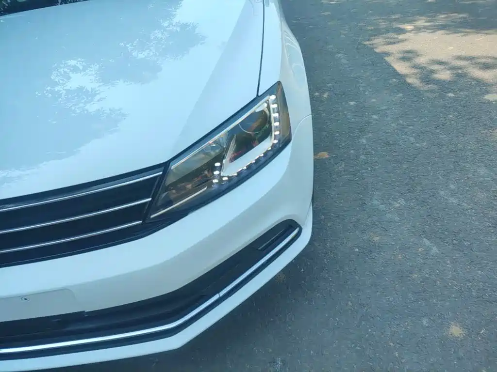Volkswagen Sagitar — миниатюра 24