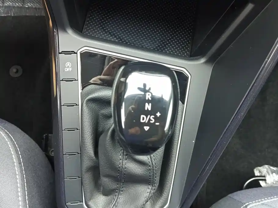 Volkswagen Lavida — миниатюра 16