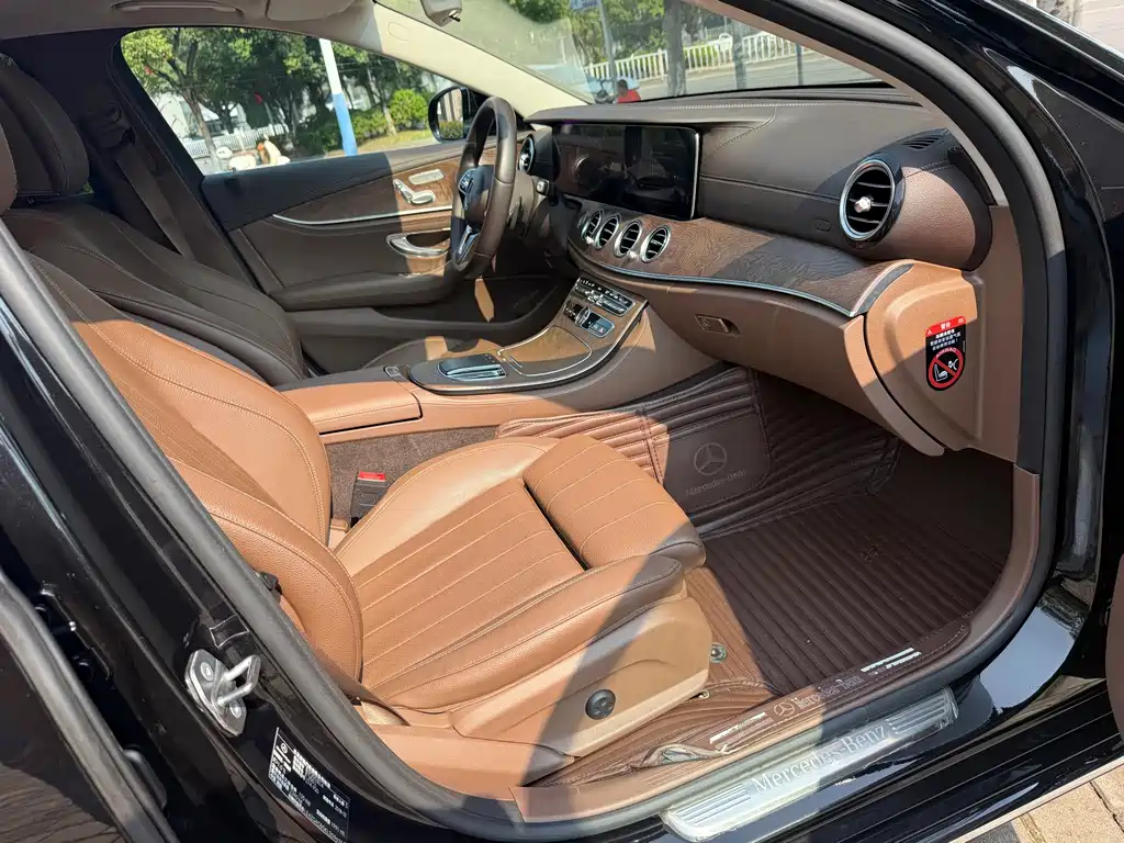 Mercedes-Benz E-Class — миниатюра 8