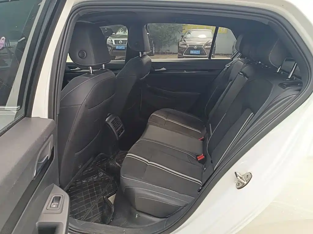 Volkswagen Golf — миниатюра 13