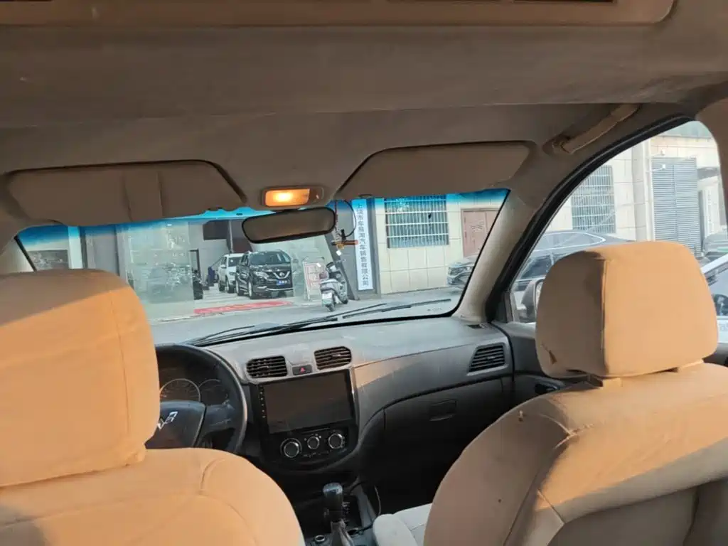Wuling Hongguang — миниатюра 18
