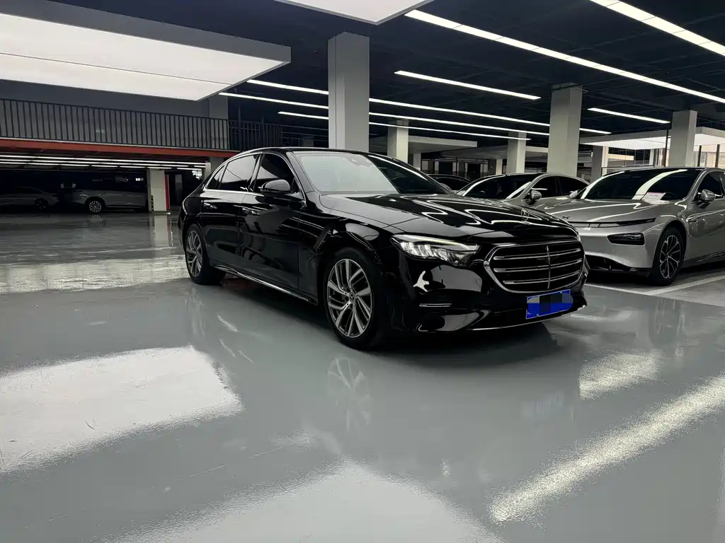 Mercedes-Benz E-Class — миниатюра 3