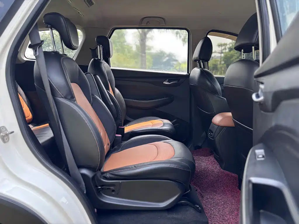 Wuling Hongguang S3 — миниатюра 13