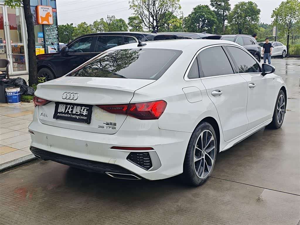Audi A3 1.4 л 2021 г. Белый, пробег 16400 км
