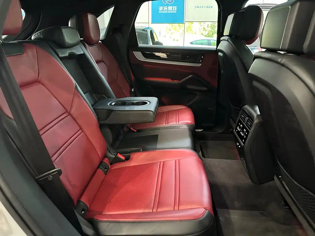 Porsche Cayenne — миниатюра 16