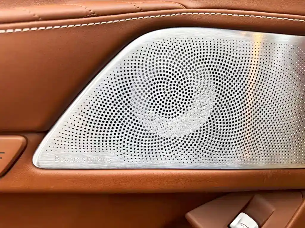 BMW 7 Series — миниатюра 14