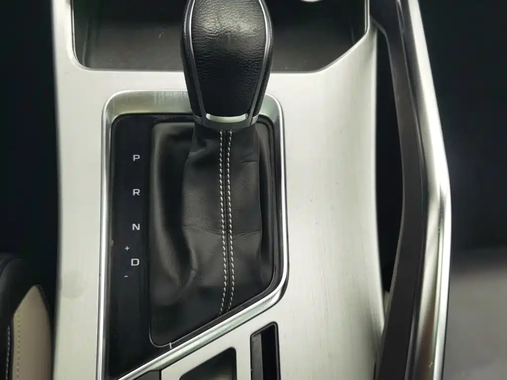 Geely Binyue — миниатюра 13