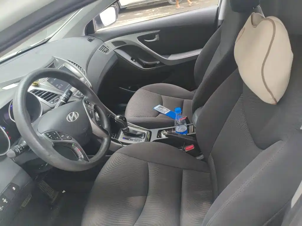 Hyundai Elantra Langdong — миниатюра 8