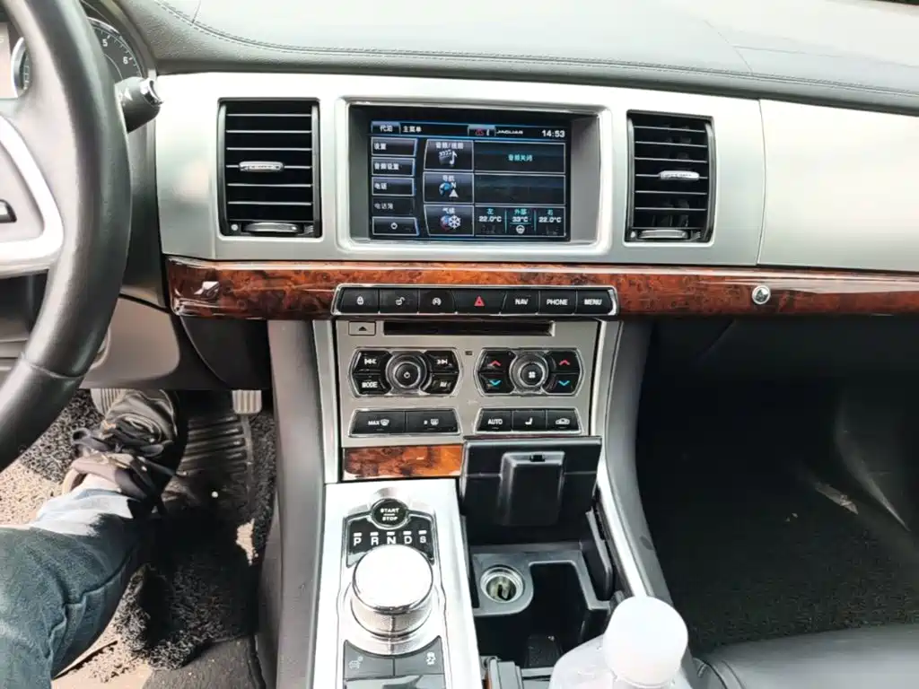 Jaguar XF — миниатюра 18