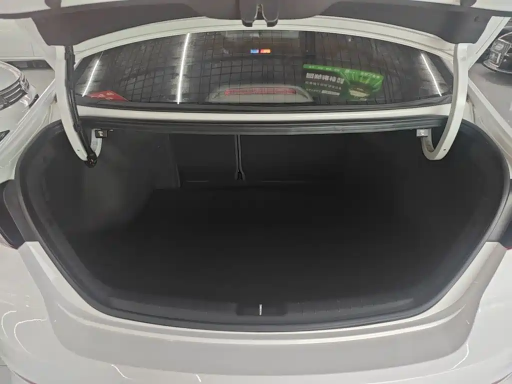 Hyundai Elantra — миниатюра 19