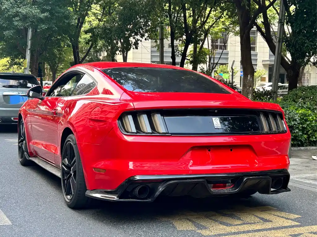 Ford Mustang — миниатюра 4