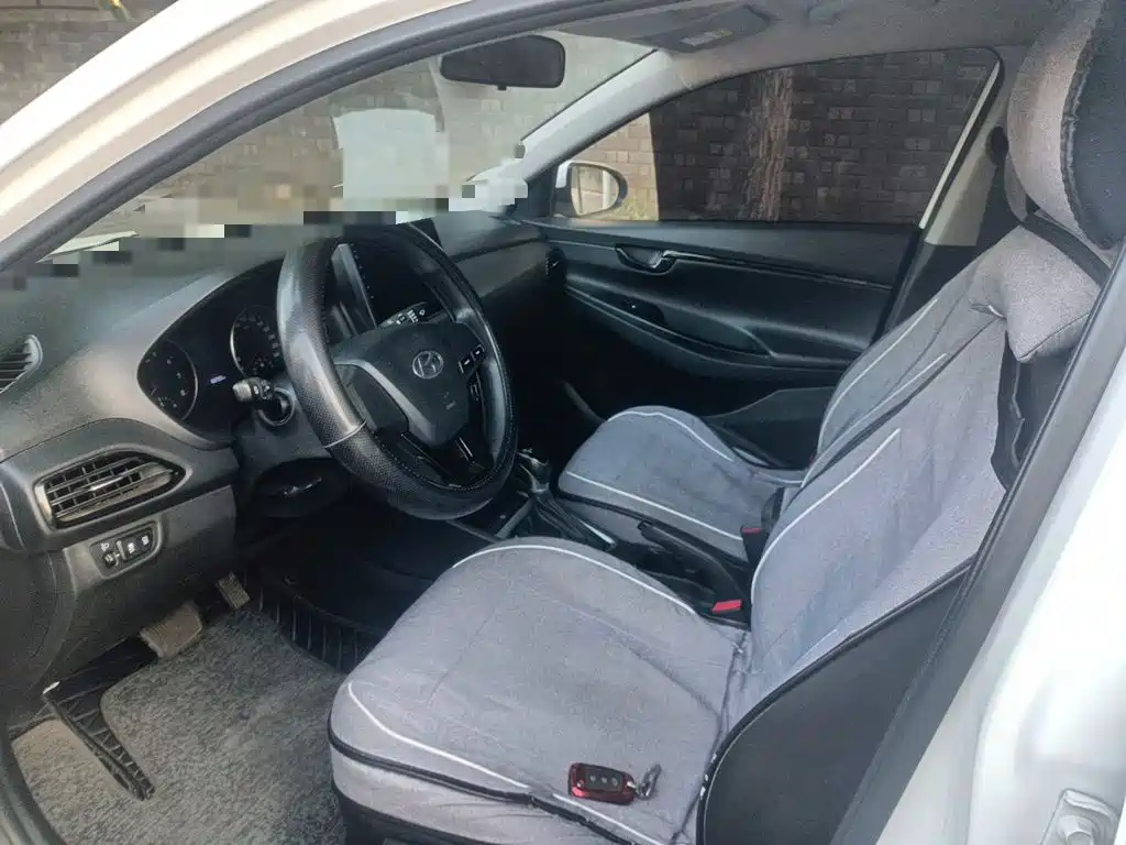 Hyundai Elantra — миниатюра 16