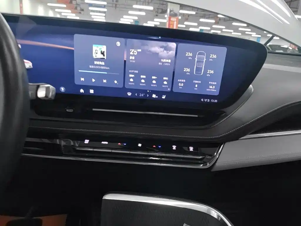 Buick E5 — миниатюра 13