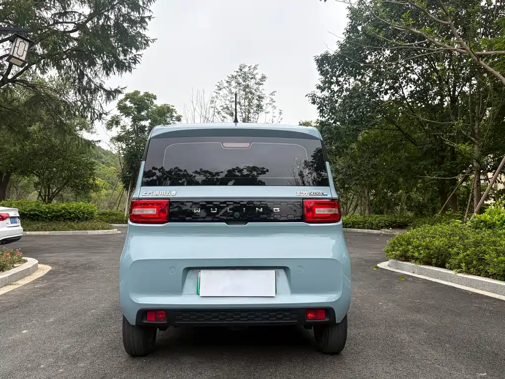 Wuling MINIEV — миниатюра 10