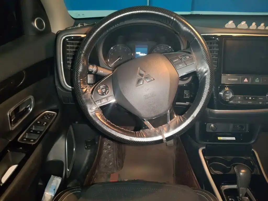 Mitsubishi Outlander — миниатюра 11