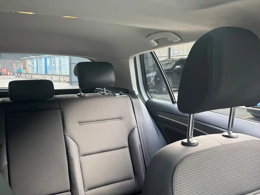 Volkswagen Golf — миниатюра 12