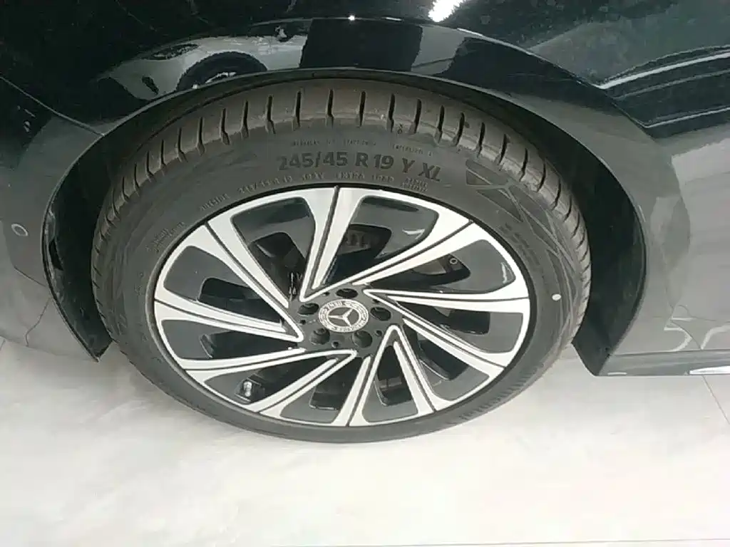 Mercedes-Benz E-Class — миниатюра 23