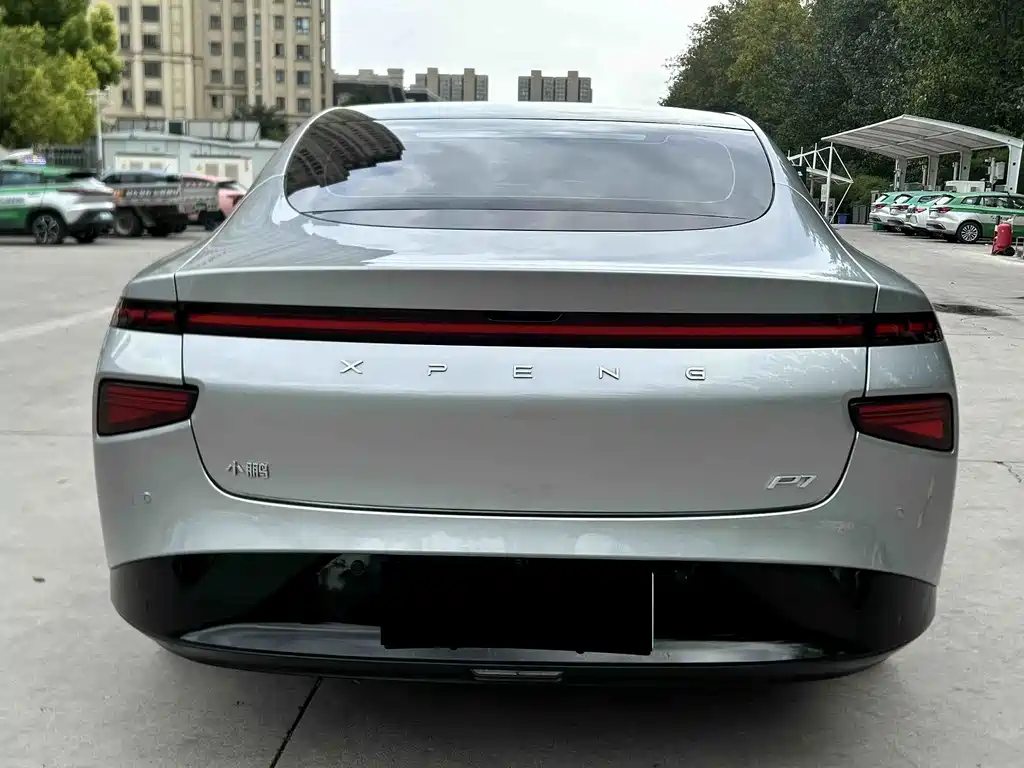 XPeng P7 — миниатюра 5