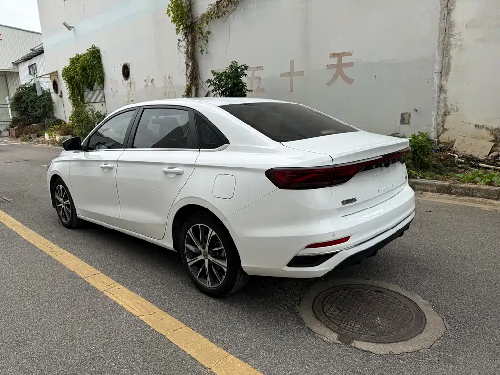 Geely Emgrand — миниатюра 13