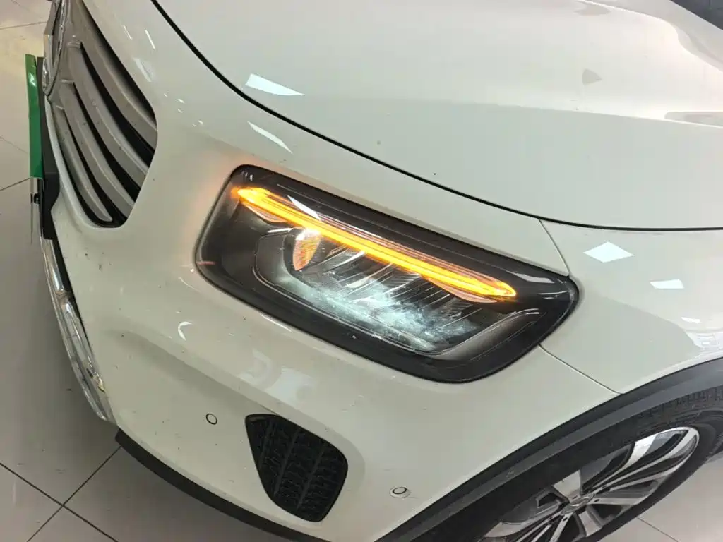 Mercedes-Benz GLB — миниатюра 24