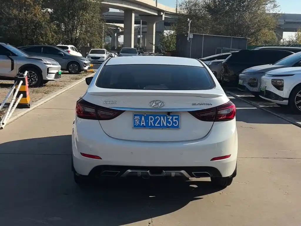 Hyundai Elantra Langdong — миниатюра 5