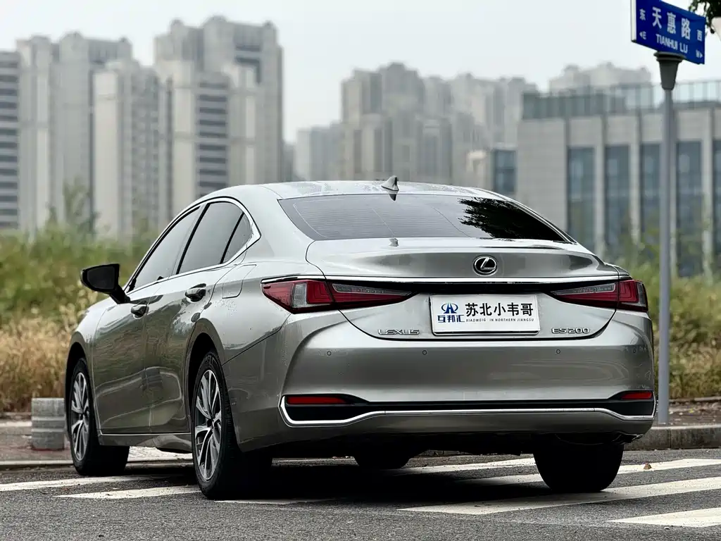 Lexus ES — миниатюра 6