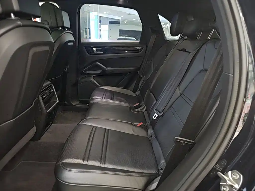 Porsche Cayenne — миниатюра 17