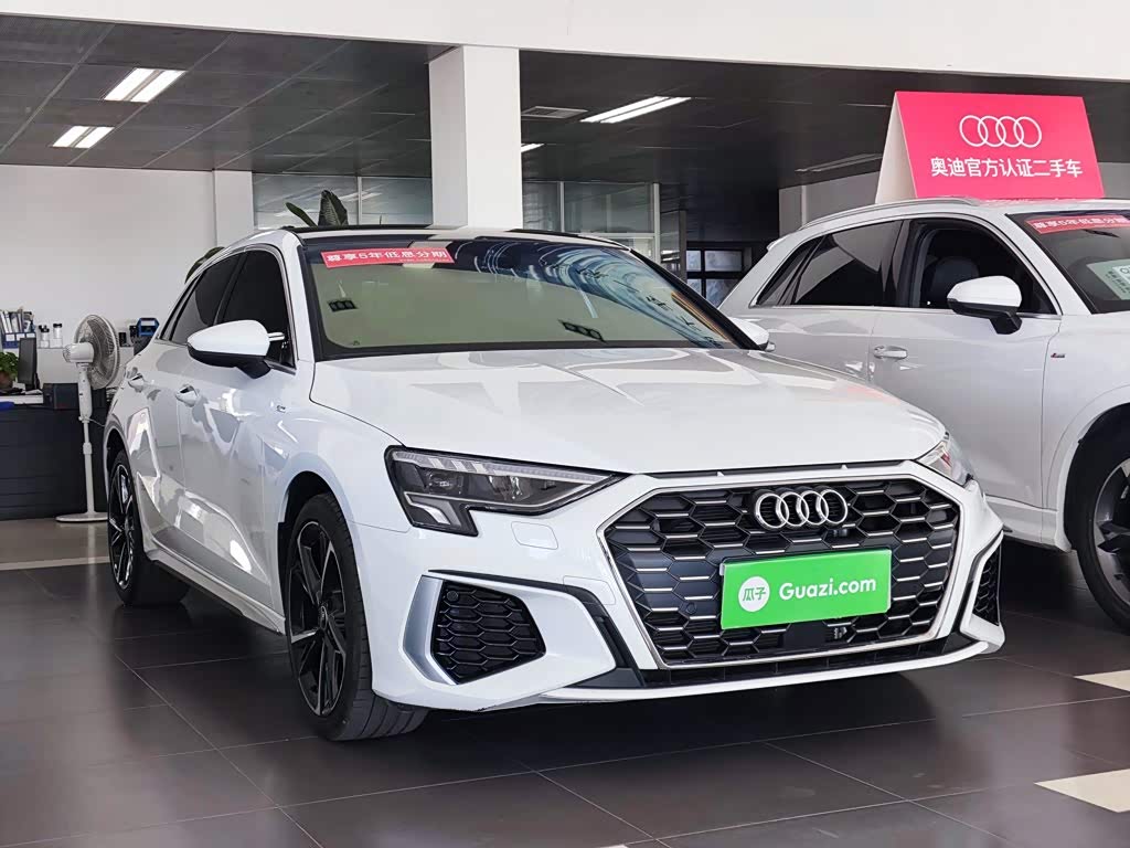 Audi A3 1.4 л 2024 г. Белый, пробег 13500 км