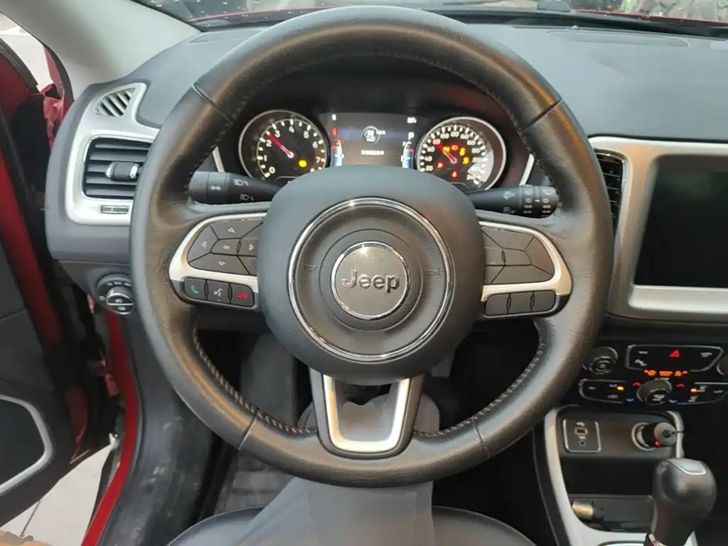 Jeep Compass — миниатюра 11