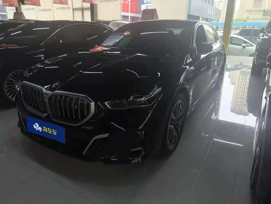 BMW i5