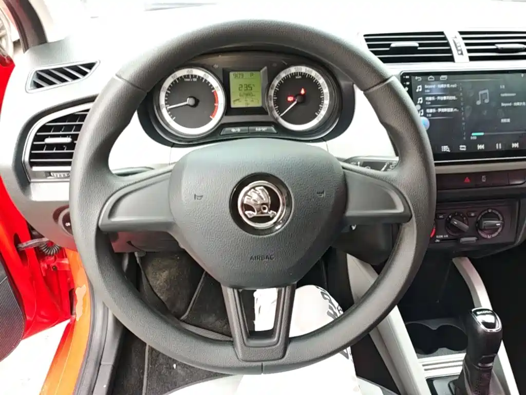 Skoda Fabia — миниатюра 11