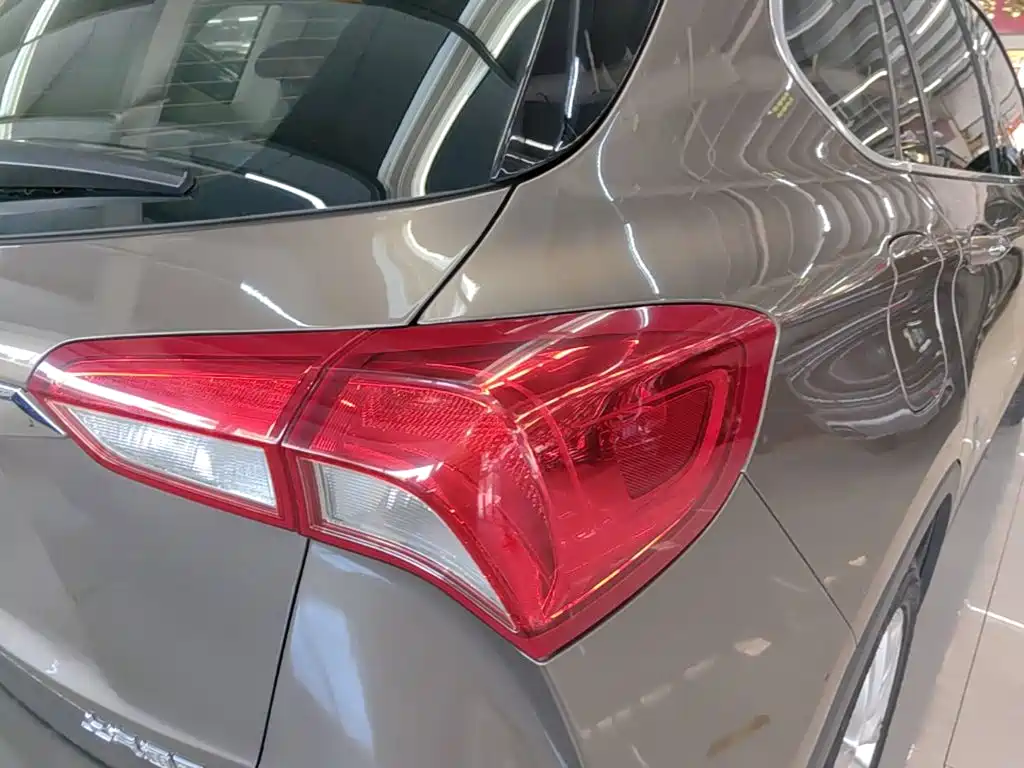 Buick Envision Plus — миниатюра 8
