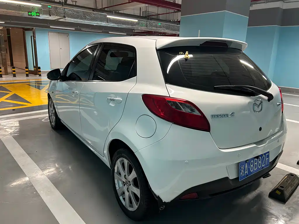Mazda 2 — миниатюра 4