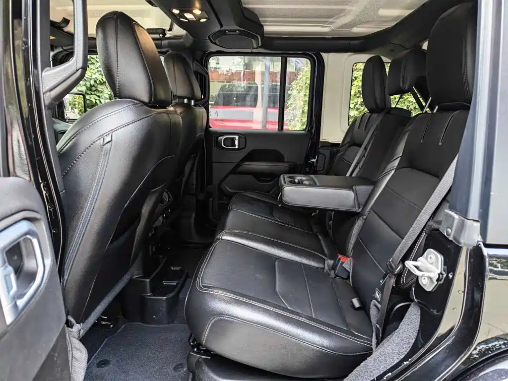 Jeep Wrangler PHEV — миниатюра 6
