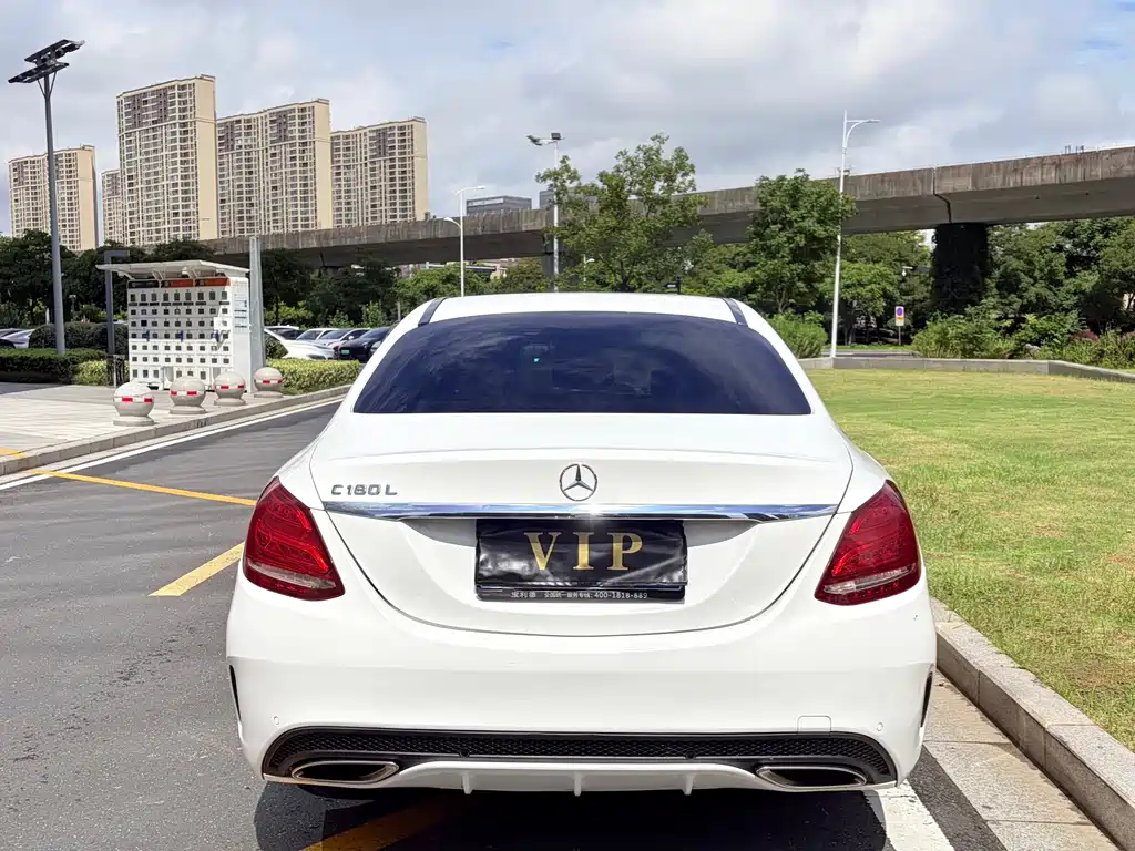 Mercedes-Benz C-Class — миниатюра 6