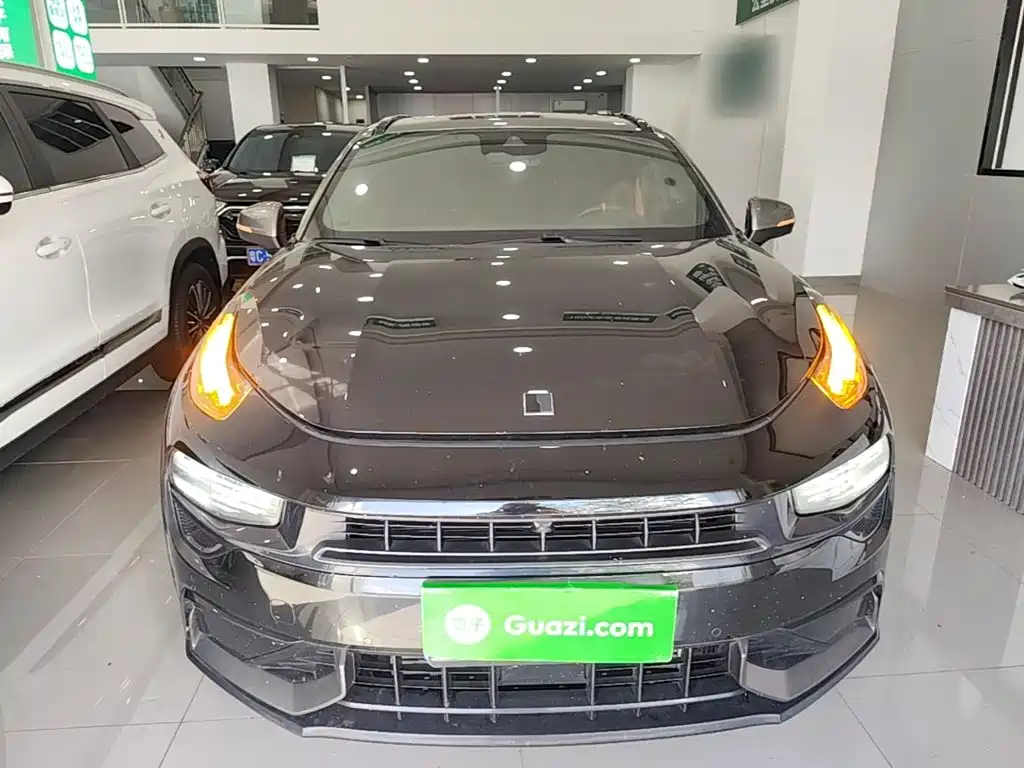 Lynk & Co 02 Hatchback — миниатюра 3