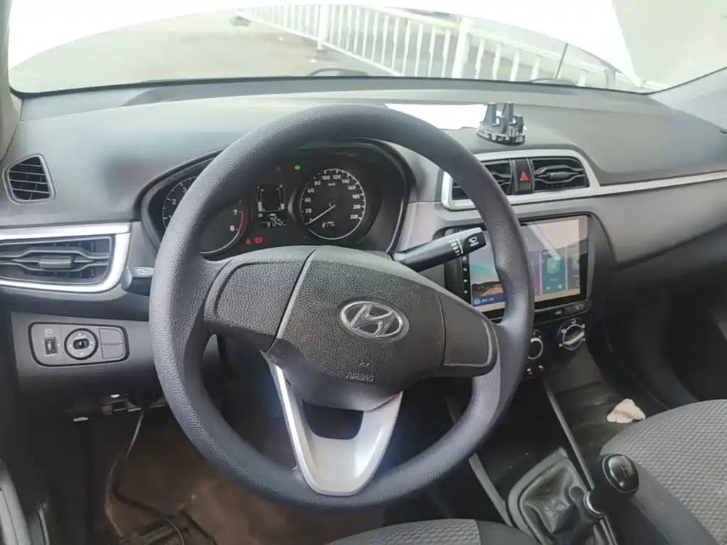Hyundai Verna — миниатюра 11